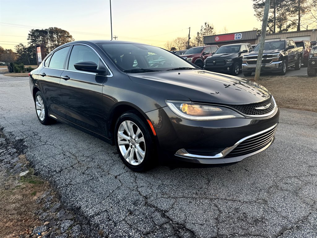 Used 2015 Chrysler 200 Limited w/ Convenience Group FWD image 6