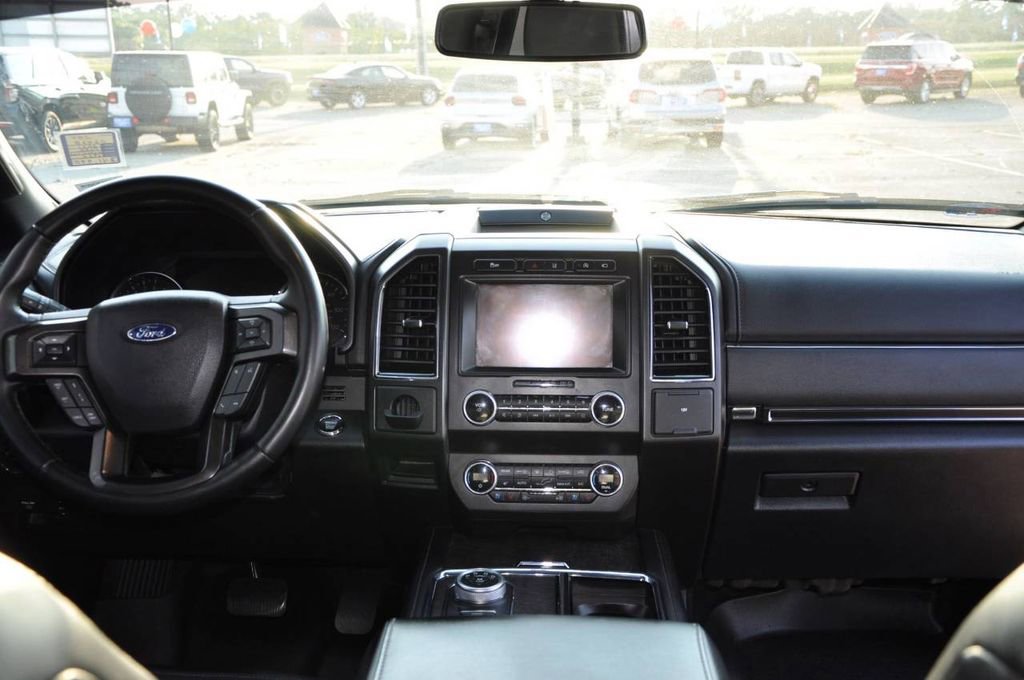 Used 2021 Ford Expedition Limited image 18