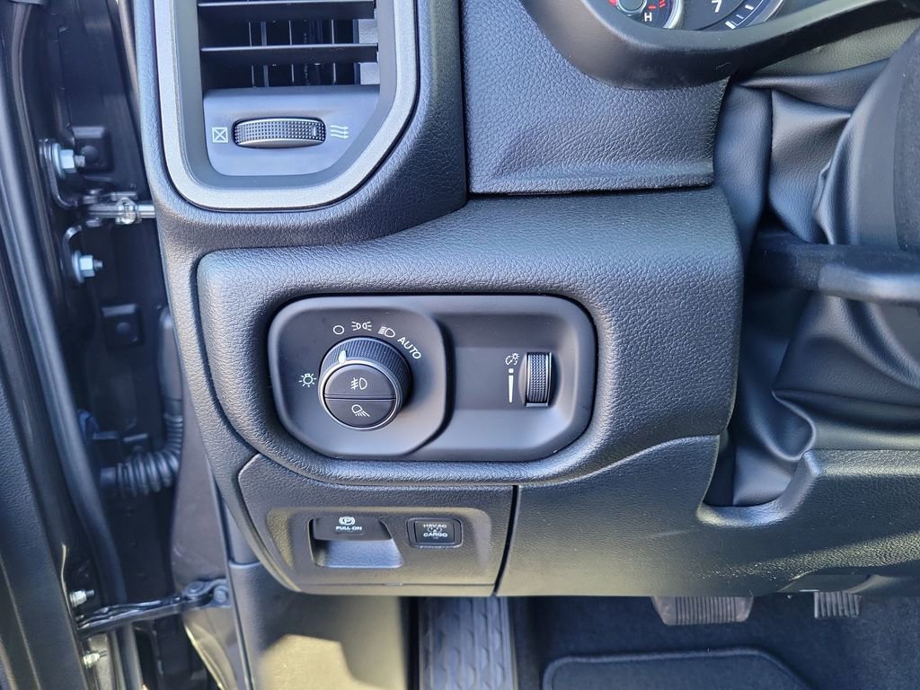 New 2026 RAM 1500 Express AWD/4WD image 11