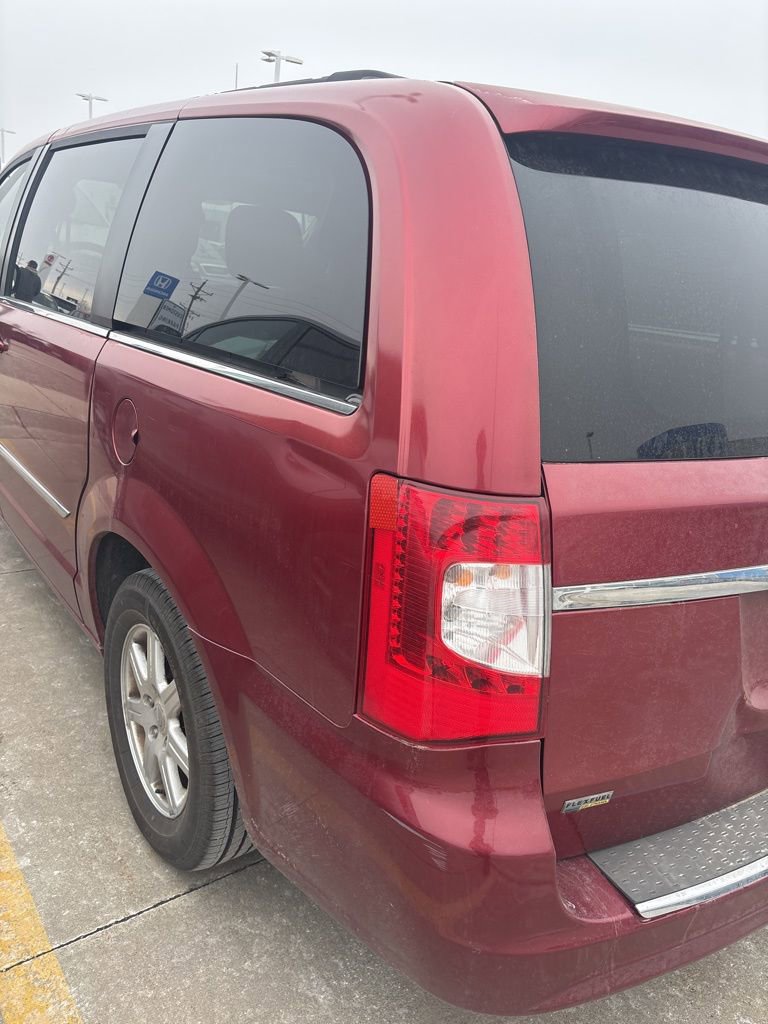 Used 2012 Chrysler Town & Country Touring w/ Entertainment Group #1 image 11