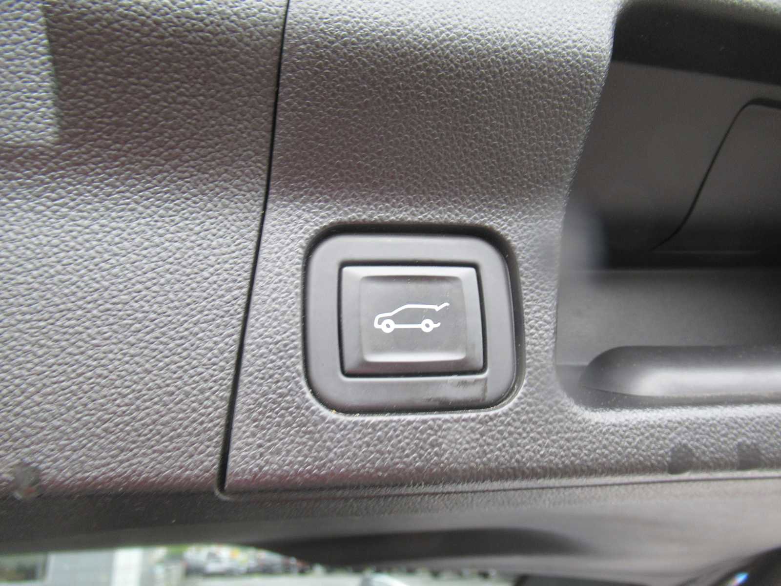 Used 2018 GMC Acadia SLE FWD image 22