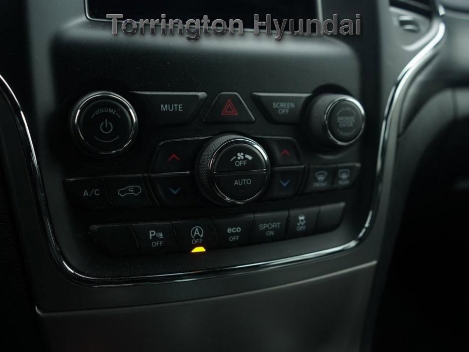 Used 2020 Jeep Grand Cherokee Laredo image 15