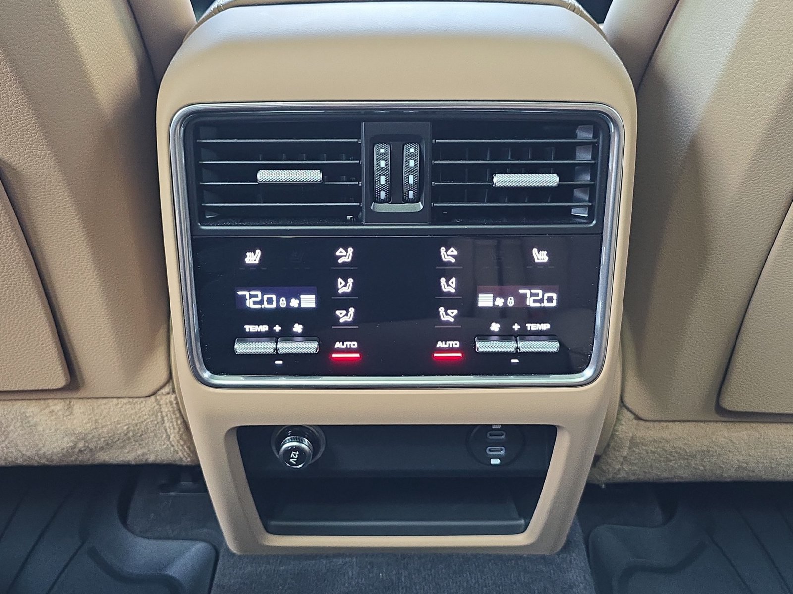 Certified 2023 Porsche Cayenne Platinum Edition AWD/4WD image 23