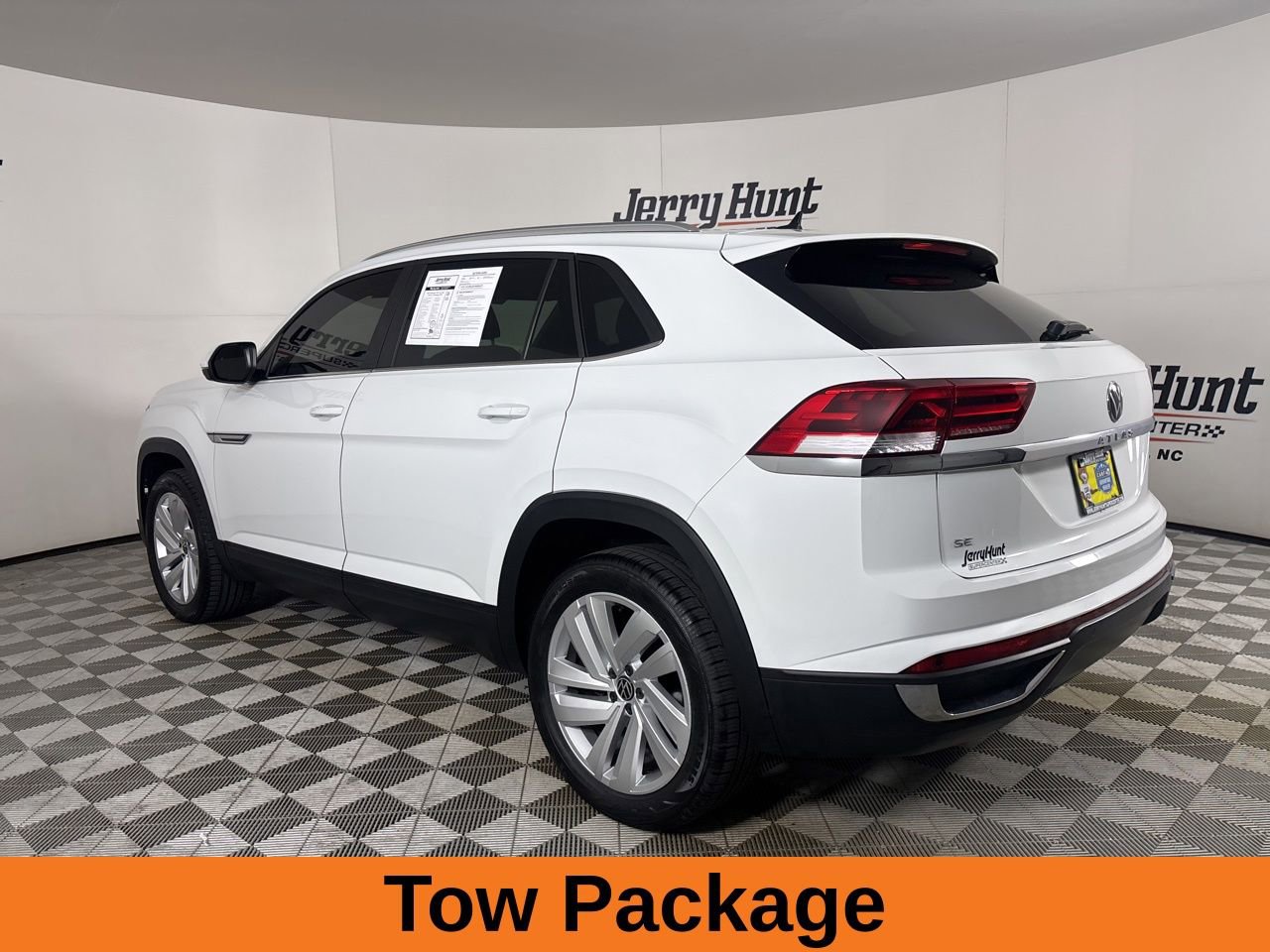Used 2023 Volkswagen Atlas Cross Sport SE w/ Panoramic Sunroof Package image 7