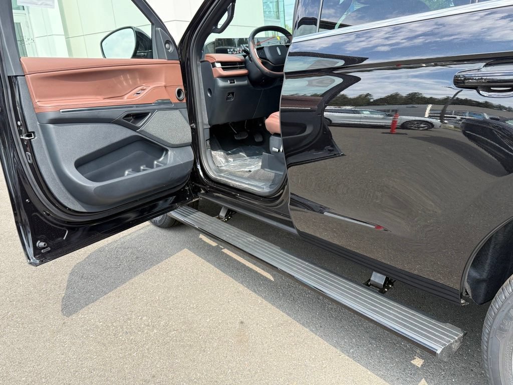 New 2027 Lincoln Navigator Reserve AWD/4WD image 35