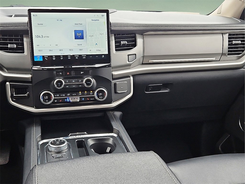 Used 2024 Ford Expedition Max XLT image 16