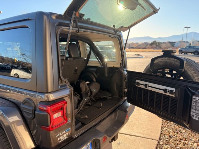 Used 2022 Jeep Wrangler Unlimited Sahara w/ Cold Weather Group AWD/4WD image 9