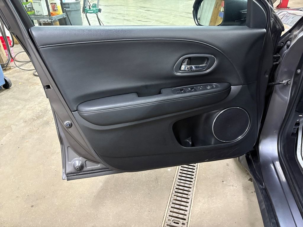 Used 2016 Honda HR-V EX-L image 9