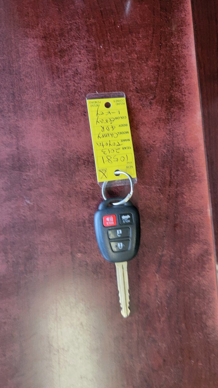 Used 2013 Toyota Camry LE FWD image 26