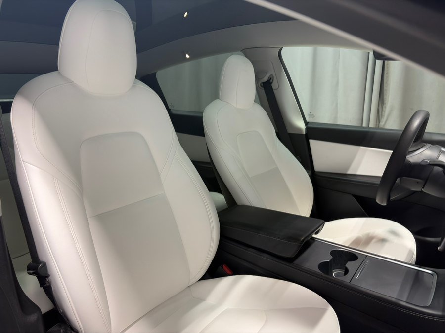 Used 2022 Tesla Model Y Long Range AWD/4WD image 13