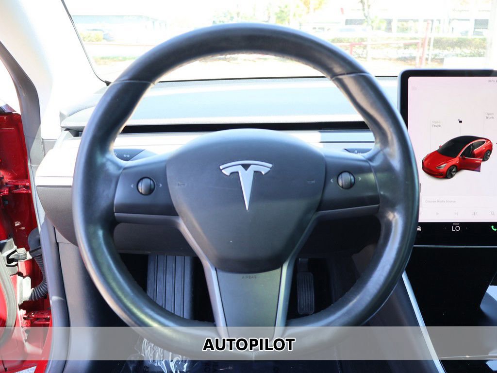 Used 2018 Tesla Model 3 Long Range RWD image 3