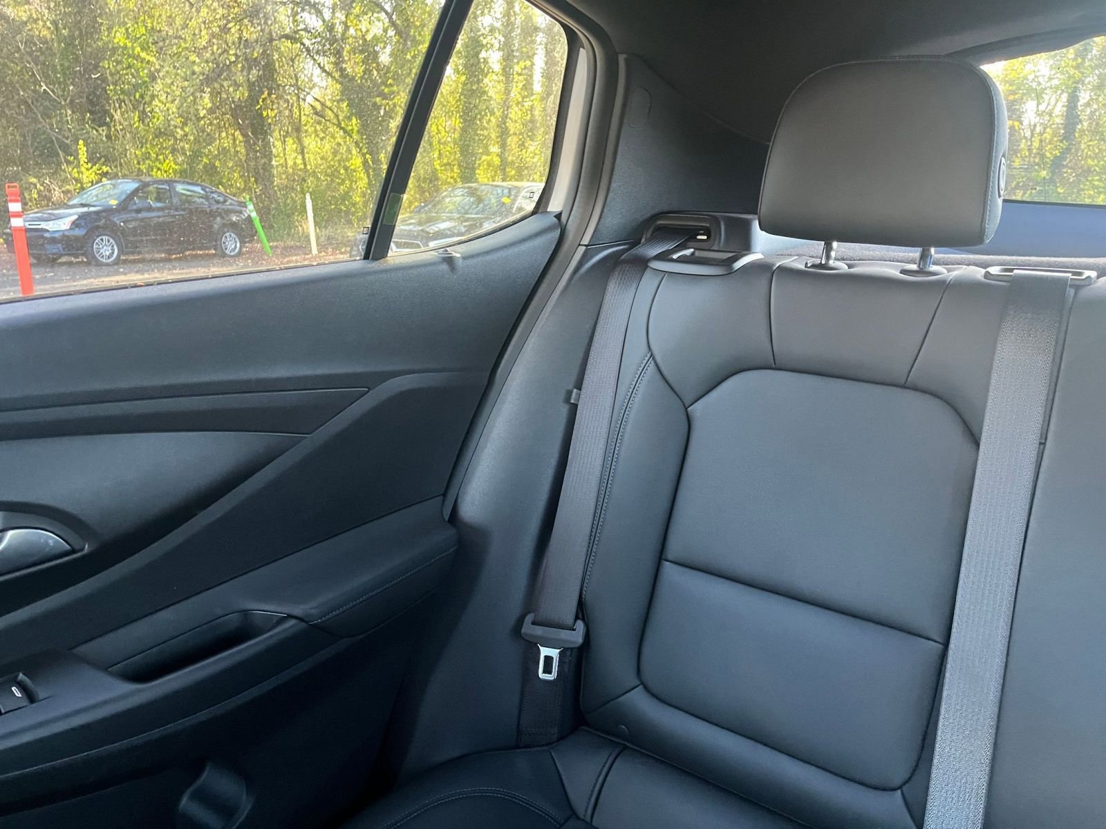 Used 2025 Buick Envista Sport Touring image 38