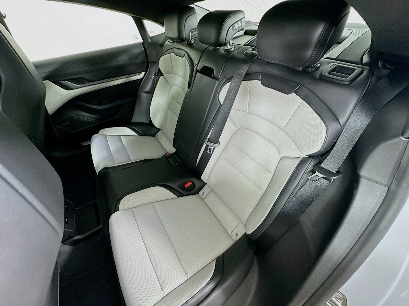 New 2026 Porsche Taycan AWD/4WD image 35