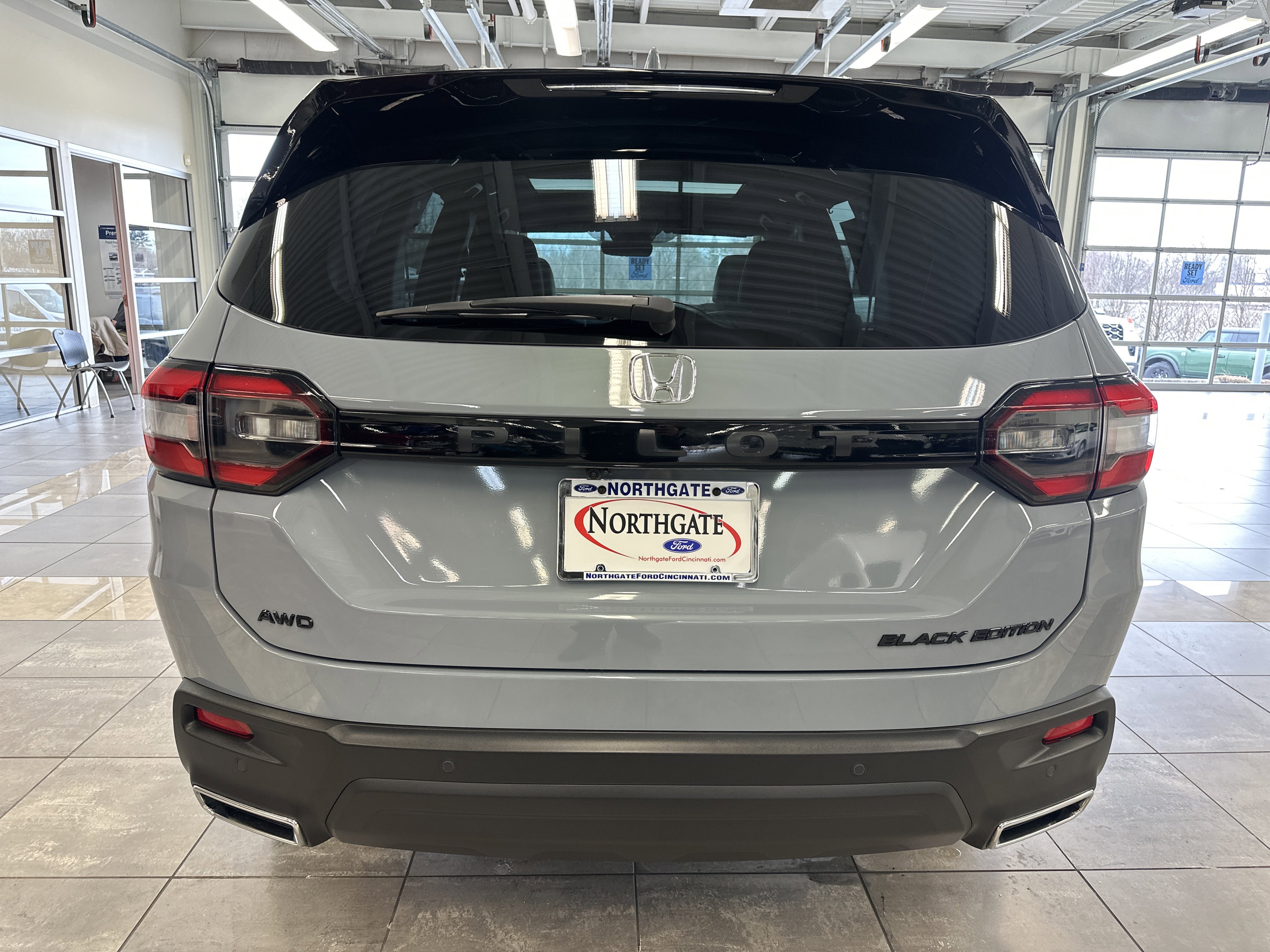 Used 2025 Honda Pilot Black Edition image 15