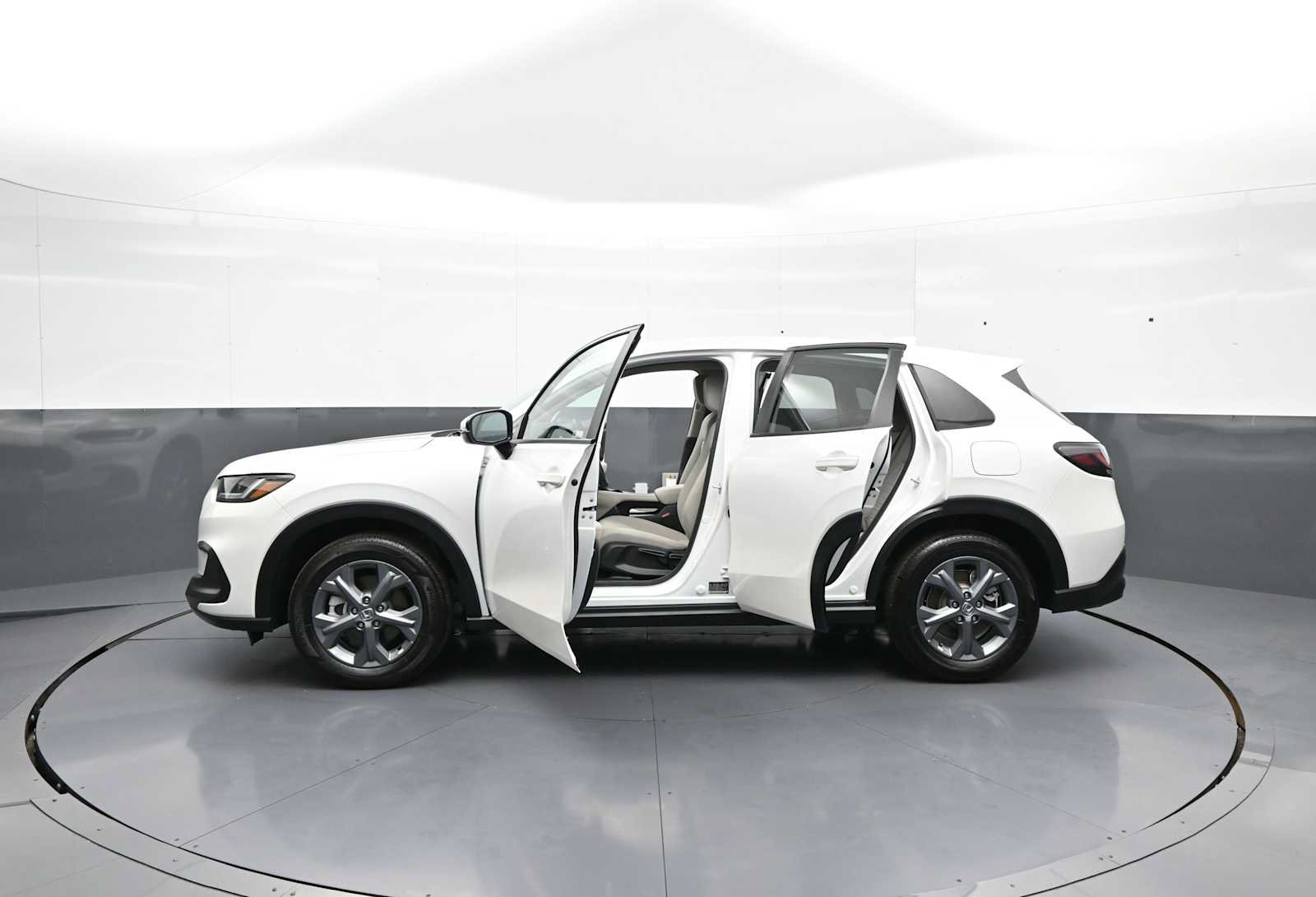 Certified 2026 Honda HR-V LX image 39
