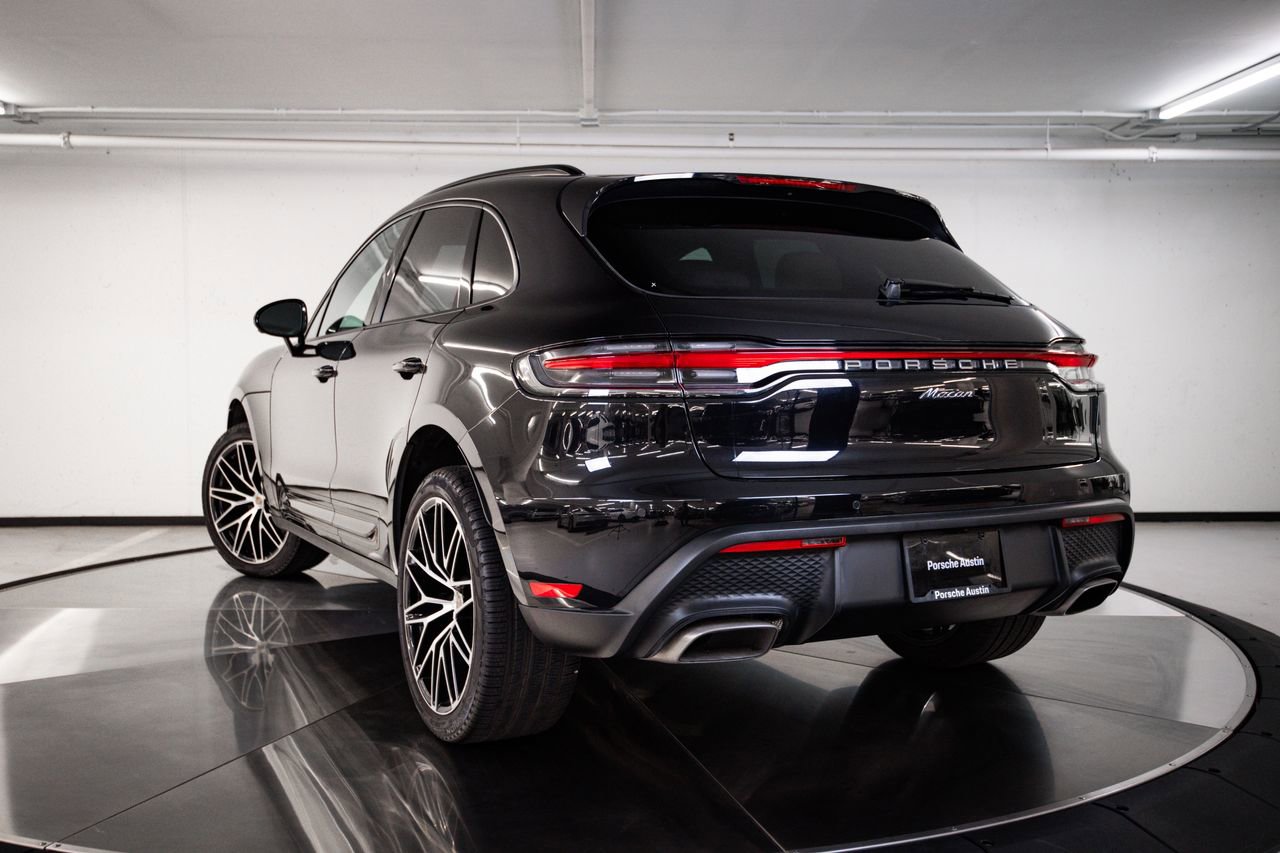 Certified 2026 Porsche Macan AWD/4WD image 3