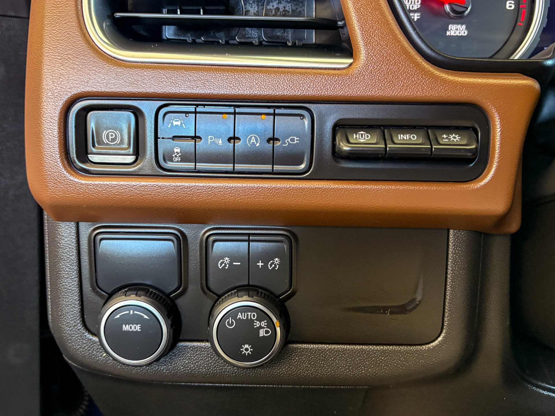 Used 2021 Chevrolet Tahoe High Country RWD image 14