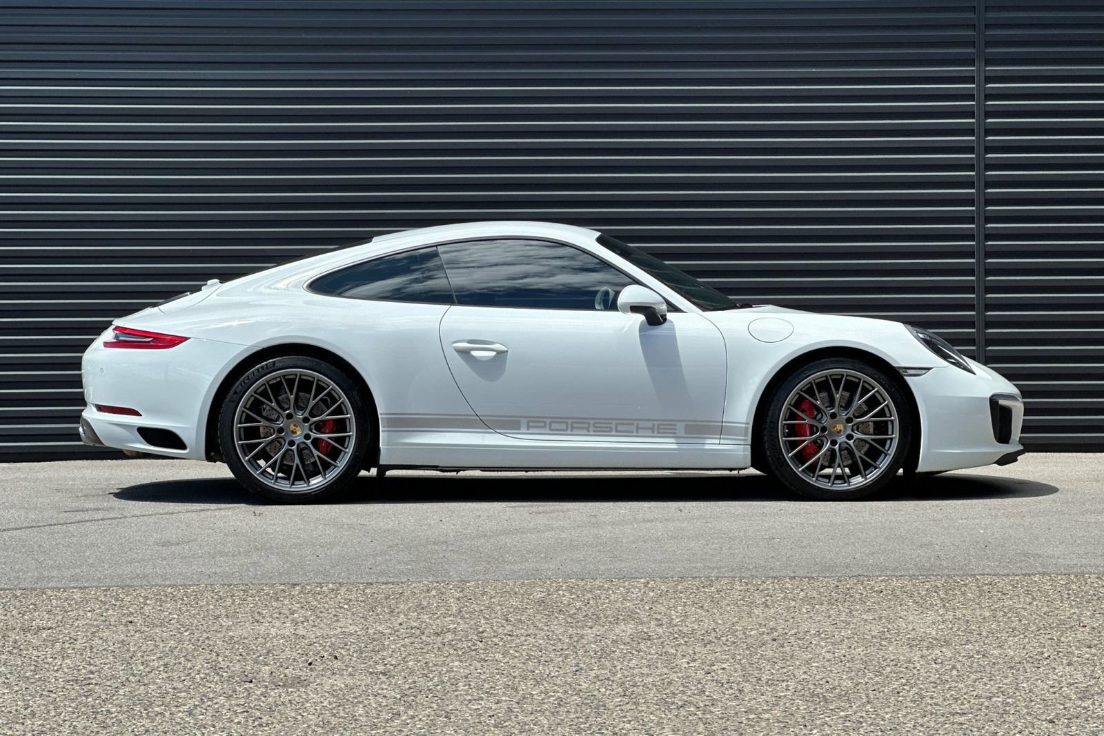 Used 2018 Porsche 911 Carrera S RWD image 9
