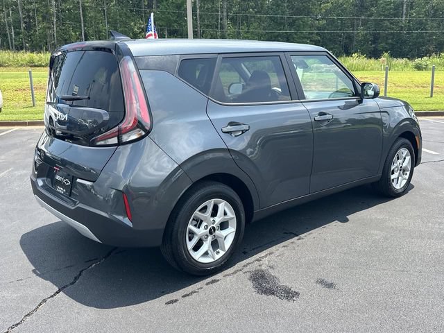 Used 2025 Kia Soul LX w/ LX Technology Package FWD image 2