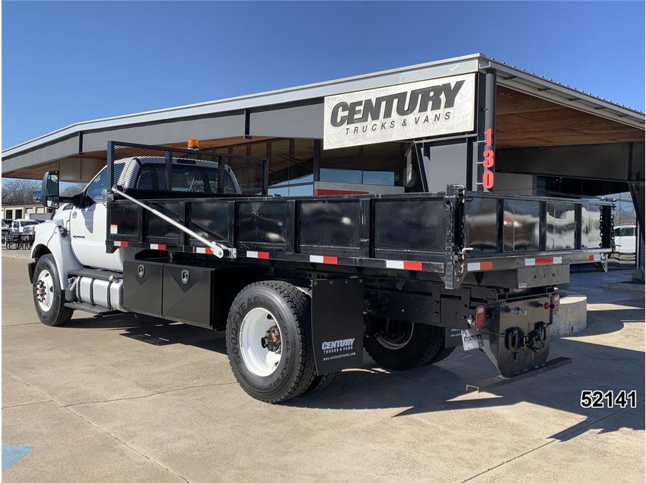 Used 2022 Ford F750 2WD Regular Cab Super Duty image 8