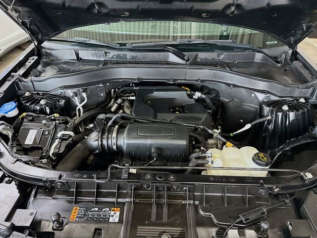 Used 2020 Ford Explorer XLT w/ Equipment Group 202A image 29