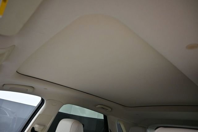 Used 2021 Cadillac XT5 Premium Luxury w/ LPO, Floor Liner Package AWD/4WD image 19