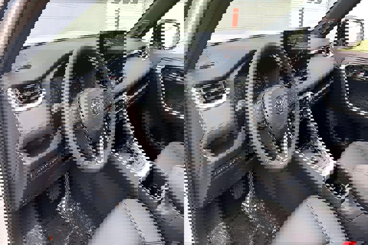 Used 2025 Toyota RAV4 XSE image 18