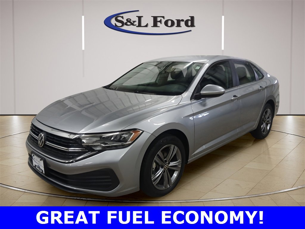 Used 2024 Volkswagen Jetta SE image 1