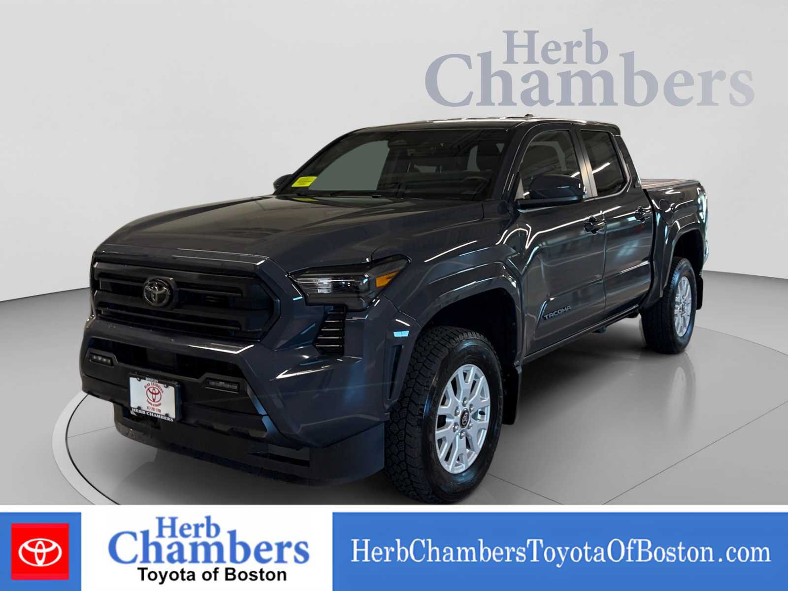 Used 2025 Toyota Tacoma SR5 AWD/4WD image 8
