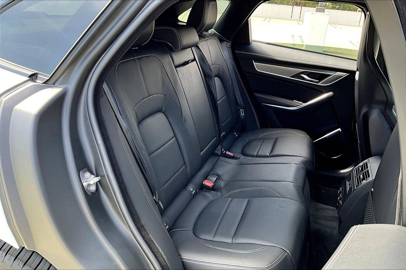 New 2026 Jaguar F-PACE R-Dynamic S image 10