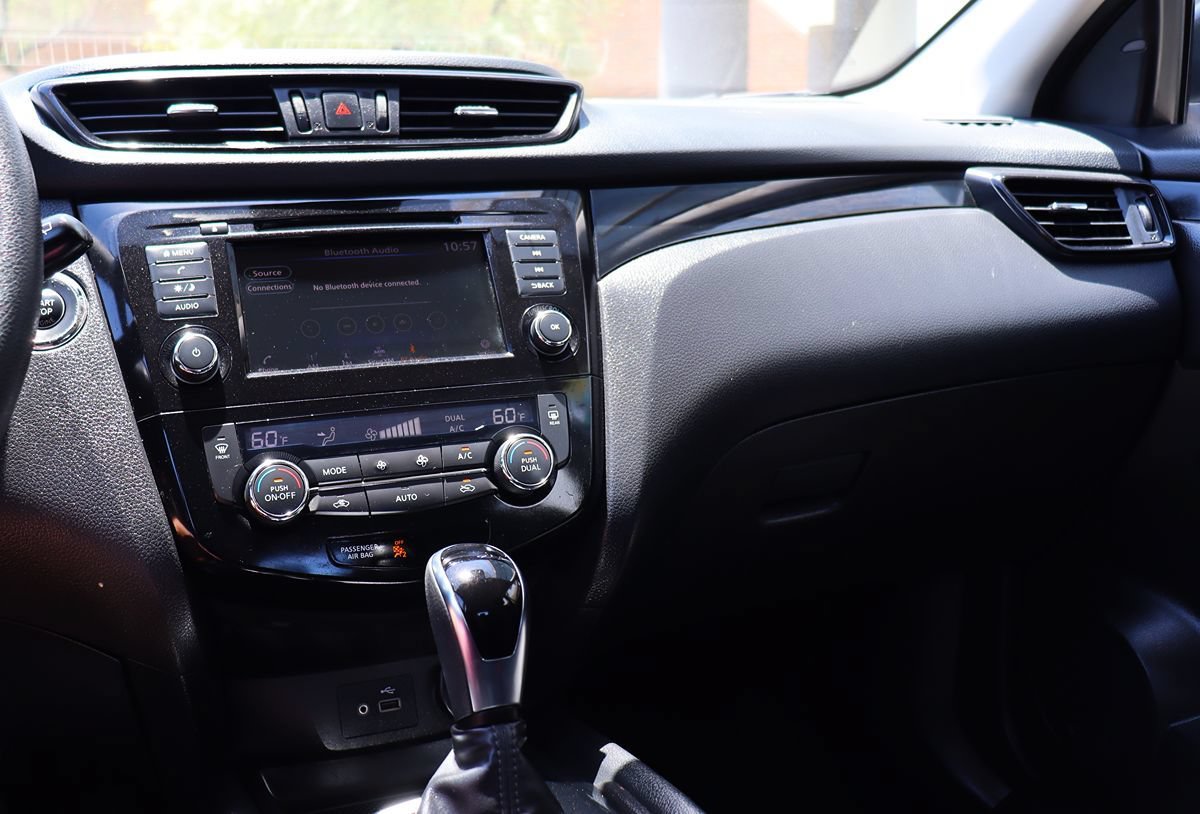 Used 2019 Nissan Rogue Sport SV FWD image 42