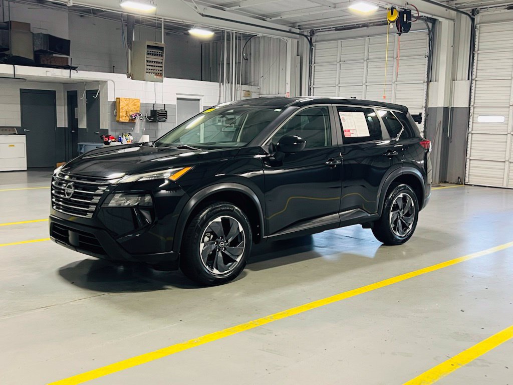 Used 2024 Nissan Rogue SV AWD/4WD image 13