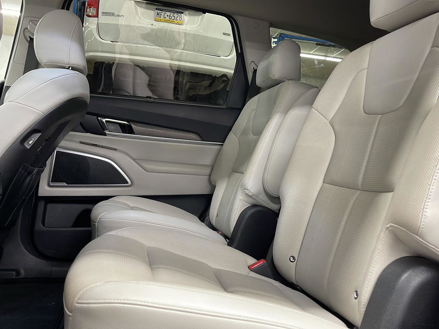 Used 2022 Kia Telluride EX w/ EX Premium Package image 9