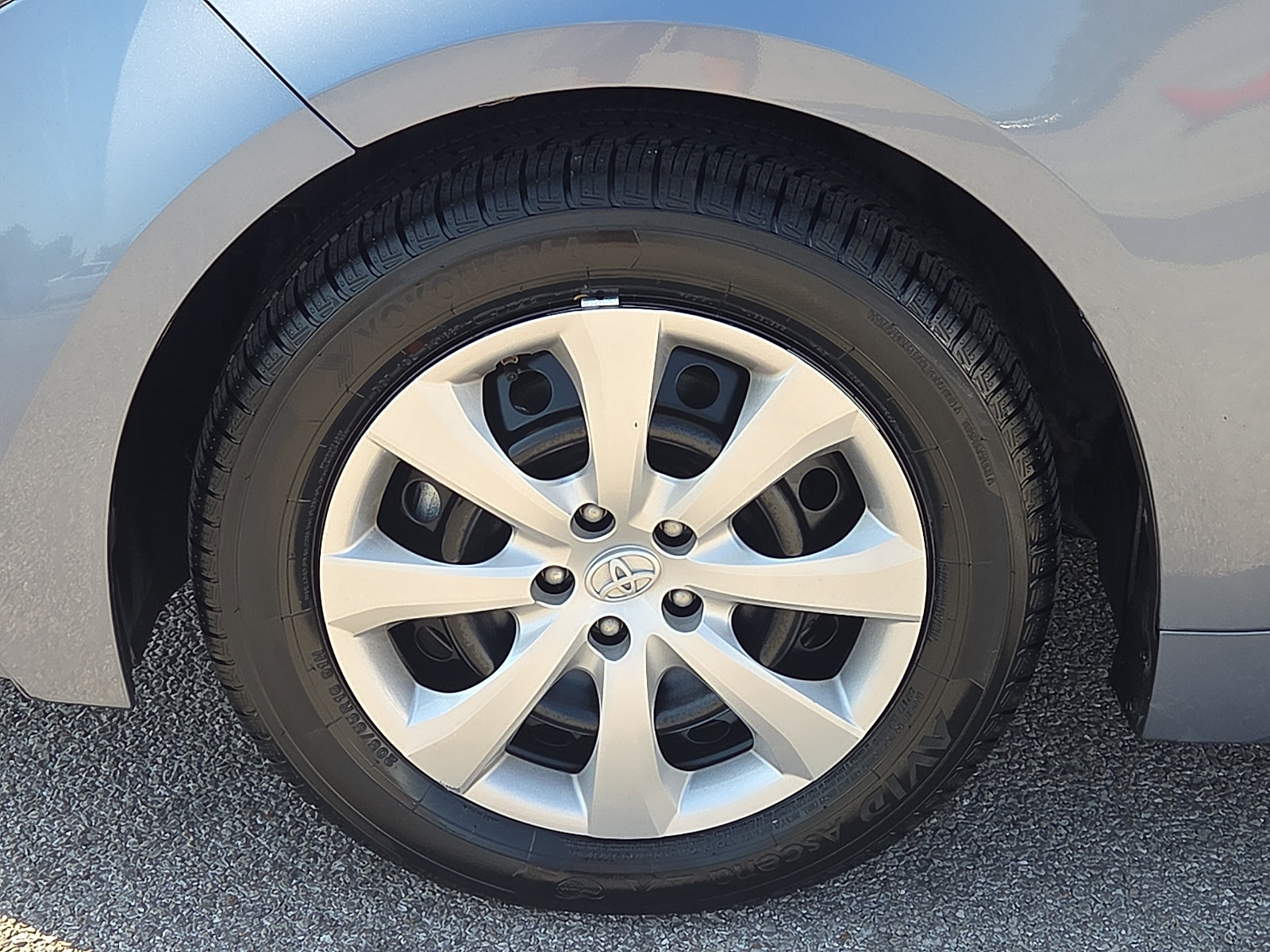 Used 2022 Toyota Corolla LE FWD image 7