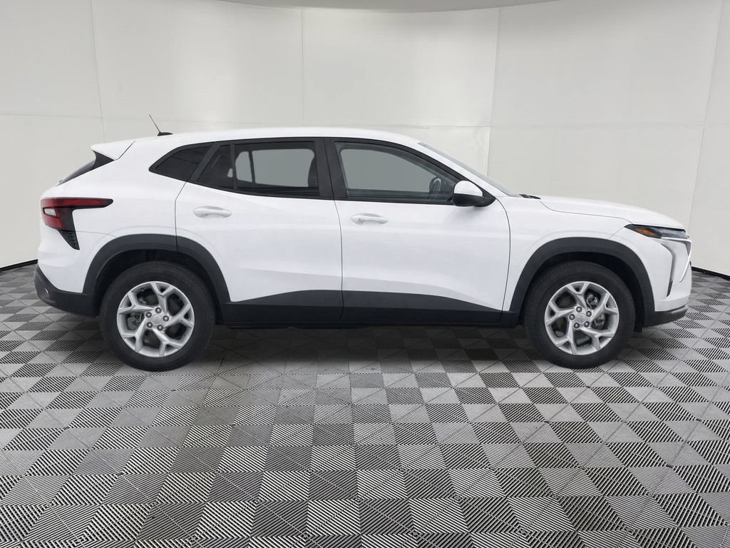Certified 2024 Chevrolet Trax LS w/ LS Convenience Package FWD image 36