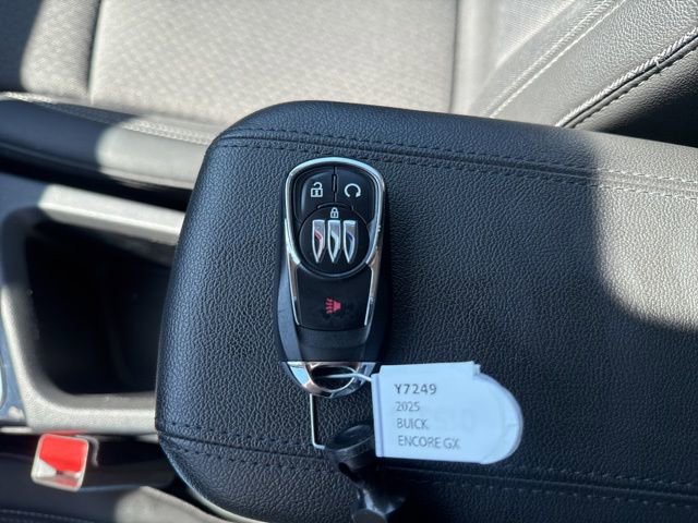 Used 2025 Buick Encore GX Preferred image 57