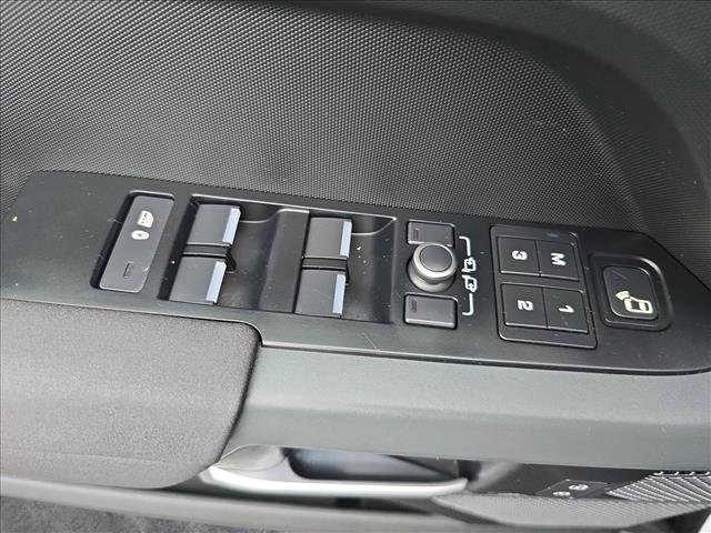 Certified 2022 Land Rover Defender 110 X-Dynamic SE image 29