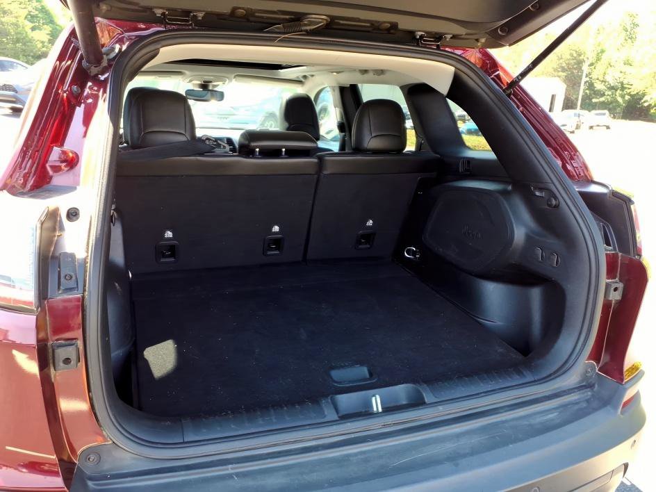 Used 2021 Jeep Cherokee Latitude Lux w/ Sun & Sound Group FWD image 5