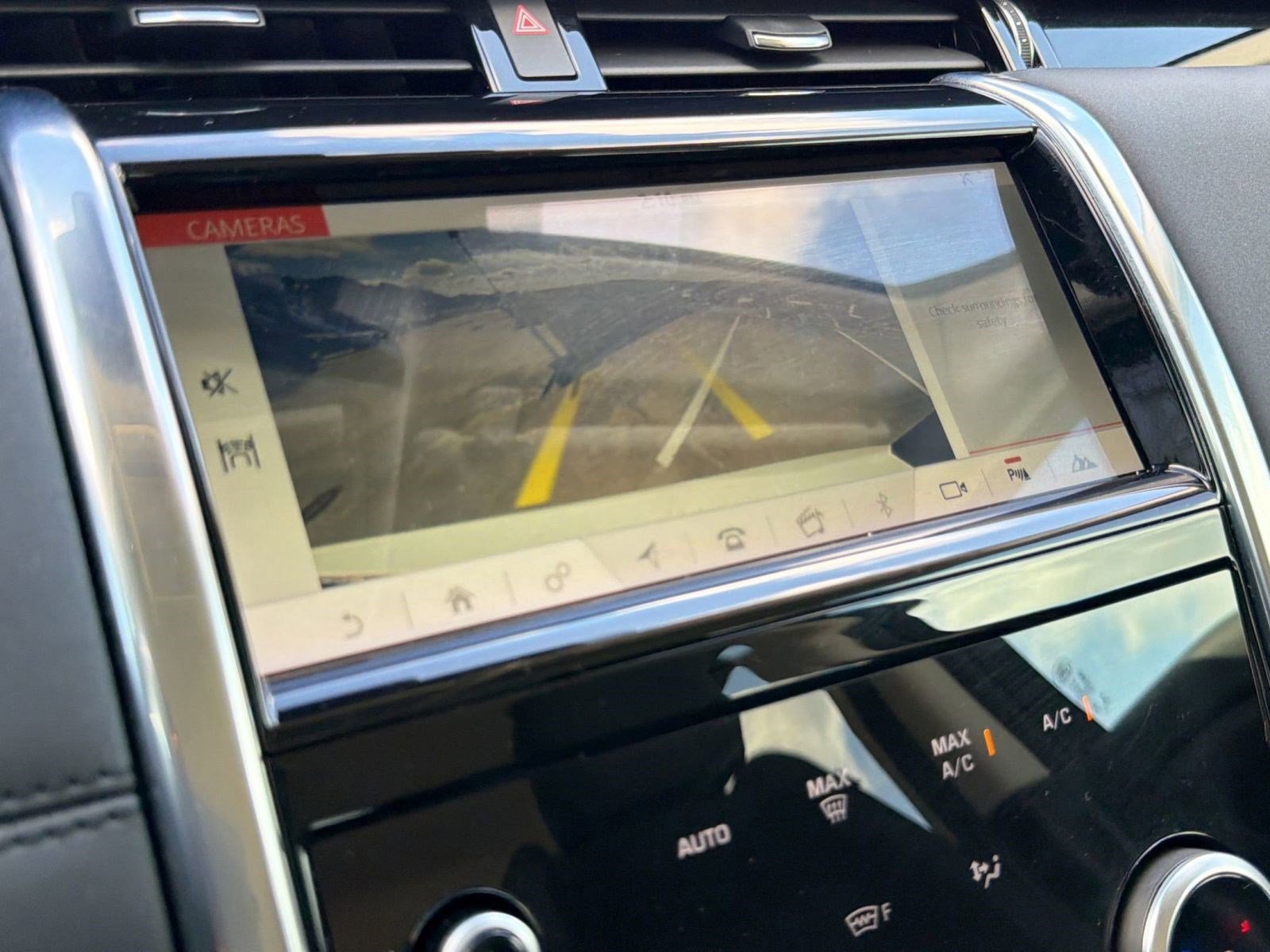 Used 2020 Land Rover Discovery Sport S image 16