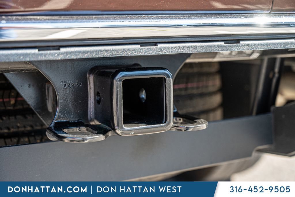 Used 2023 GMC Yukon XL SLT AWD/4WD image 35