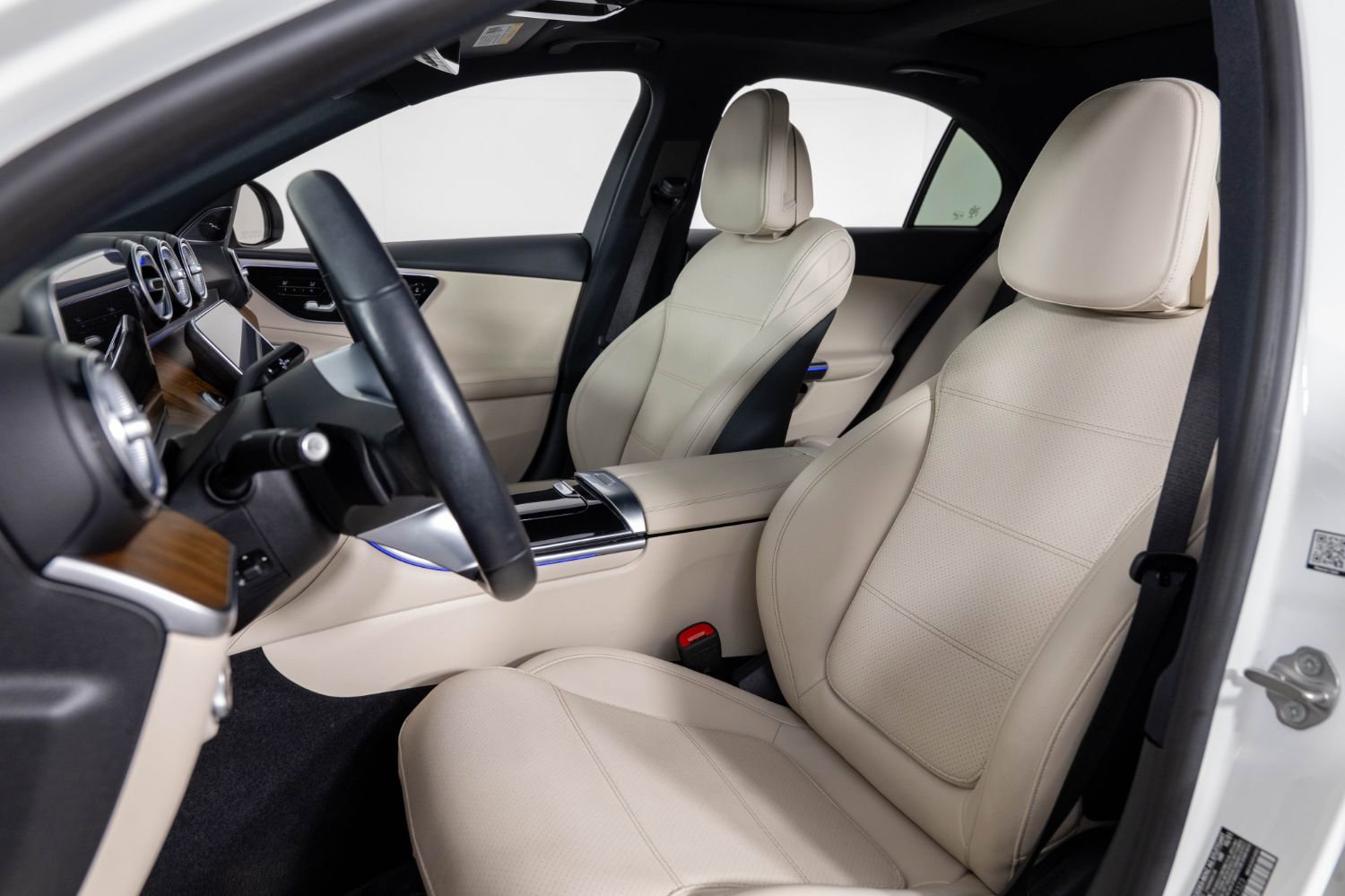Used 2022 Mercedes-Benz C 300 4MATIC Sedan image 16