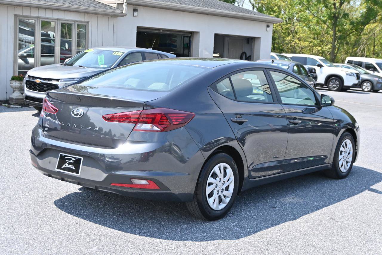 Used 2020 Hyundai Elantra SE FWD image 10
