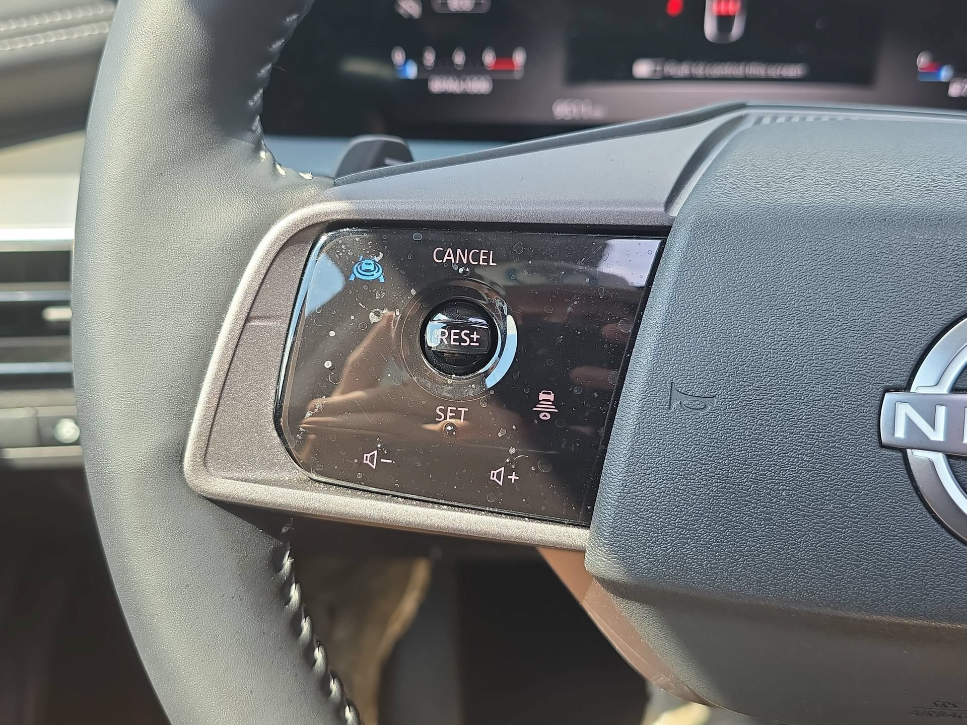 Used 2025 Nissan Murano SL AWD/4WD image 17