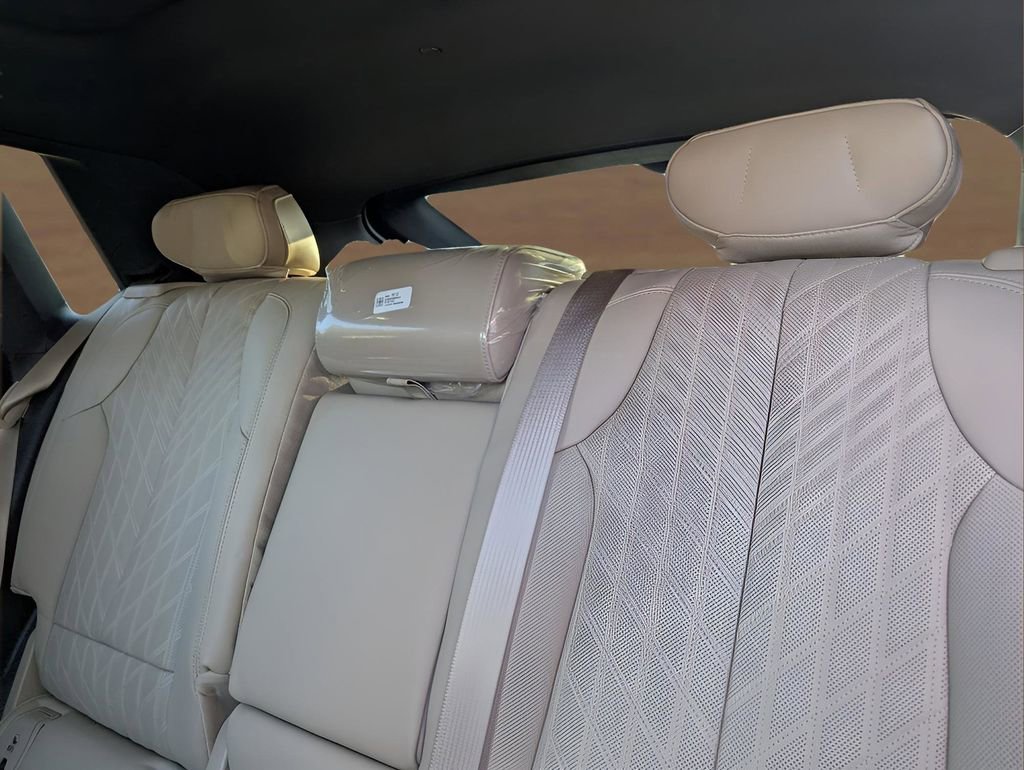 New 2025 Cadillac Lyriq Sport w/ Nappa Leather Package image 18
