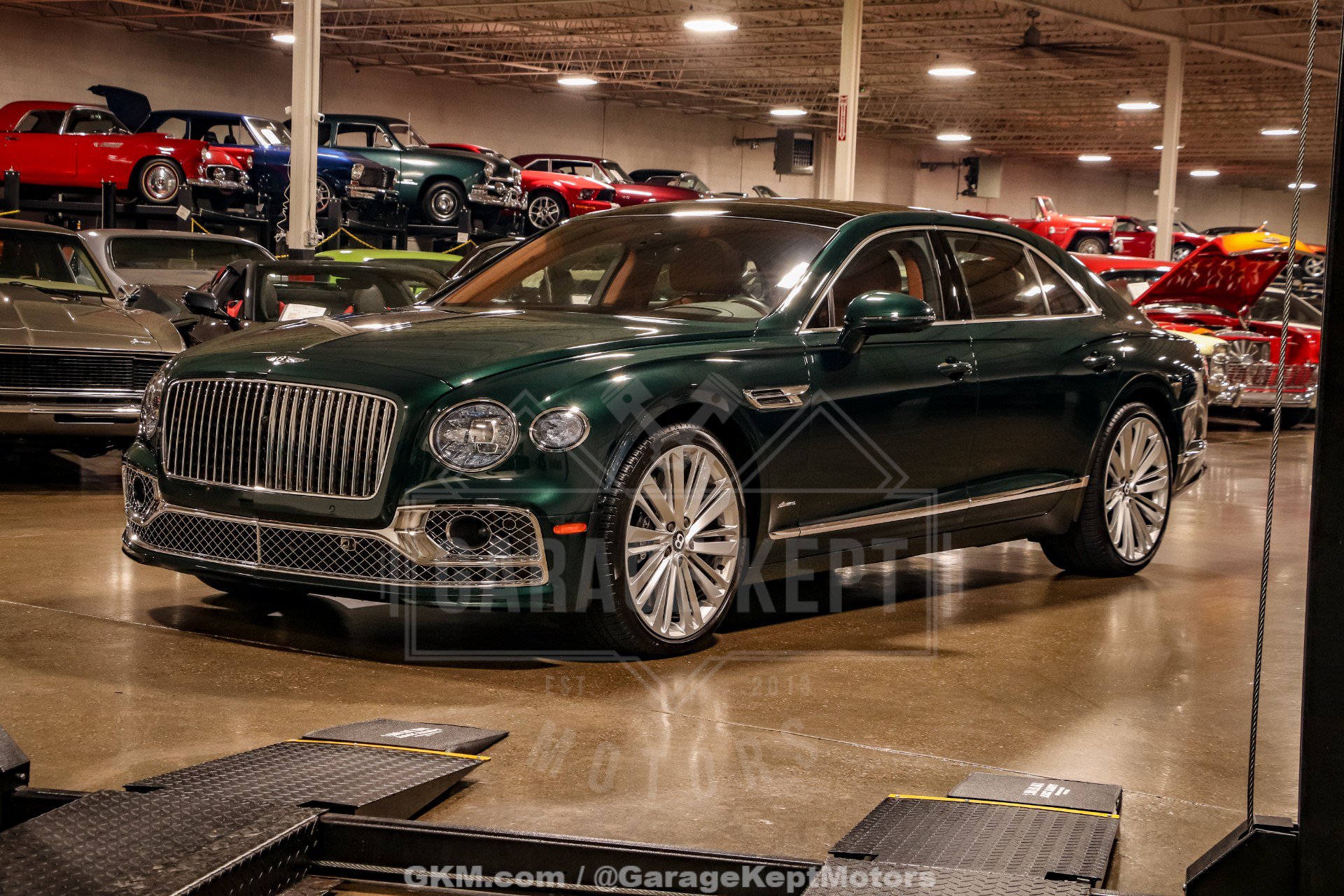 Used 2023 Bentley Flying Spur Azure AWD/4WD image 3