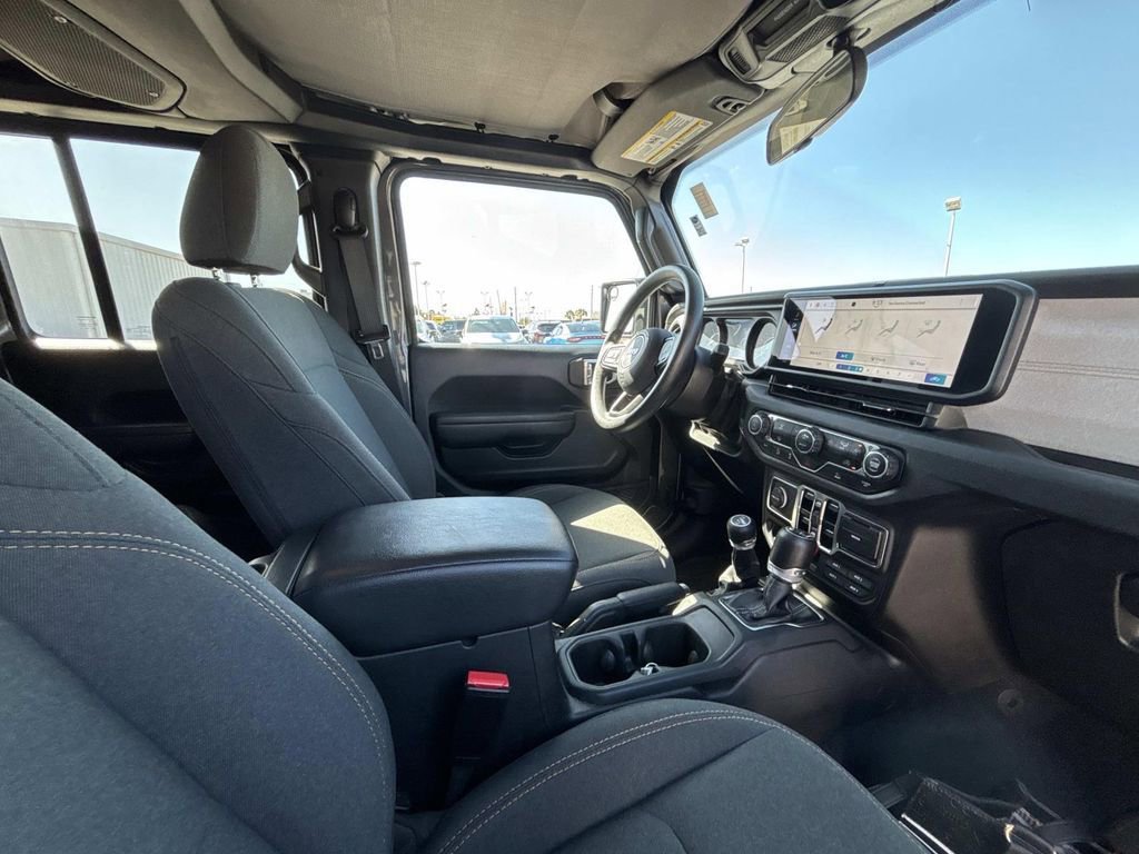 Used 2024 Jeep Gladiator Sport image 17