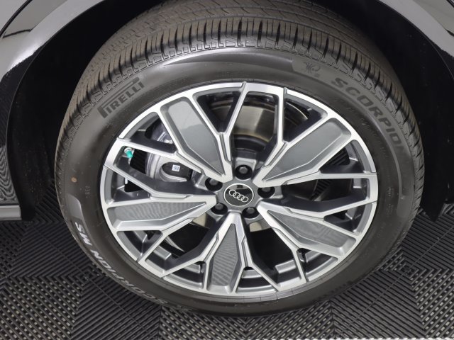 New 2026 Audi Q5 Premium Plus AWD/4WD image 9