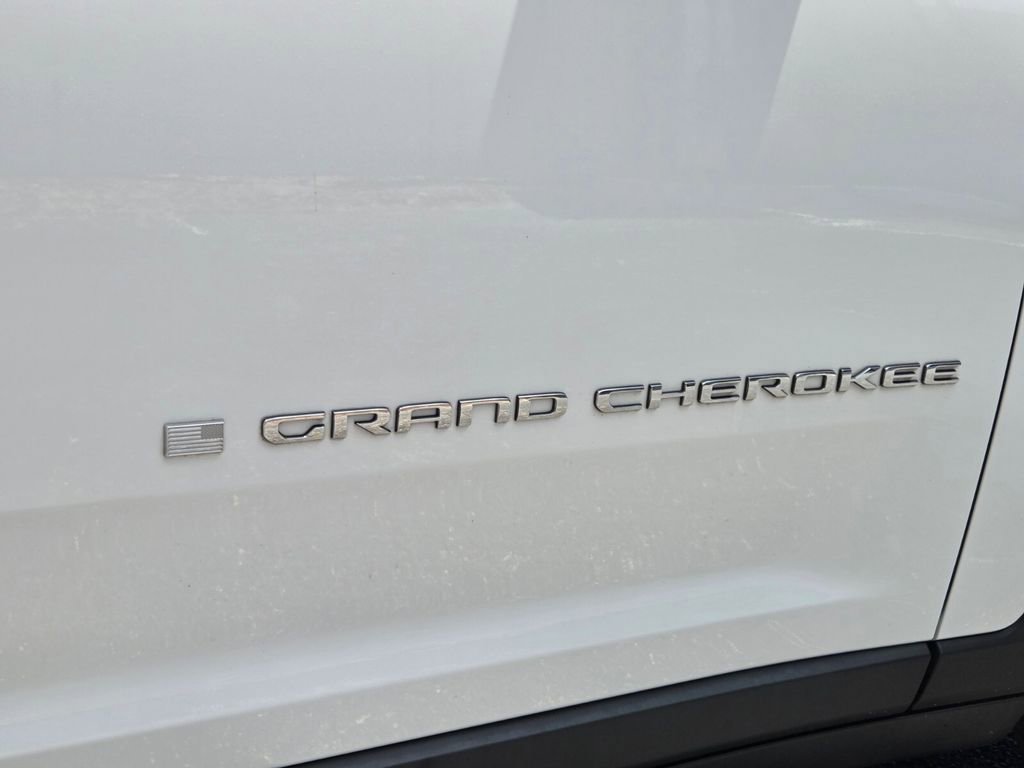 Used 2022 Jeep Grand Cherokee Limited AWD/4WD image 11