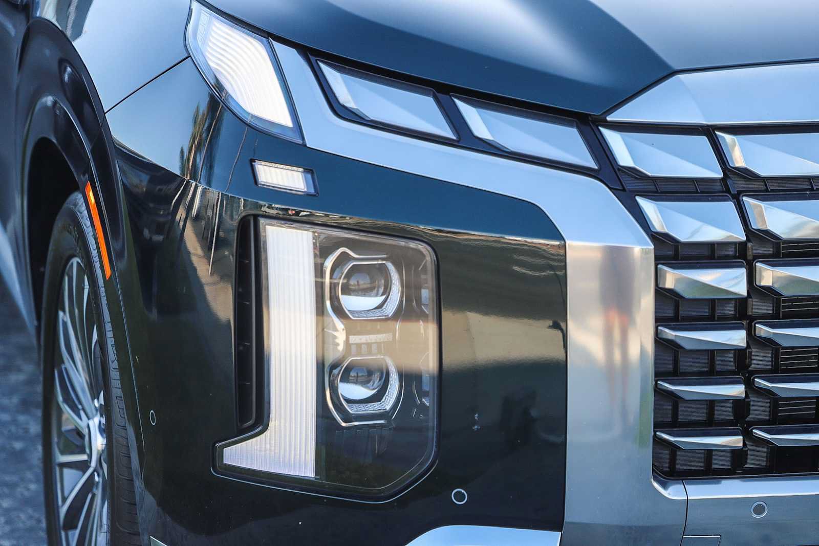 Used 2024 Hyundai Palisade Calligraphy AWD/4WD image 4