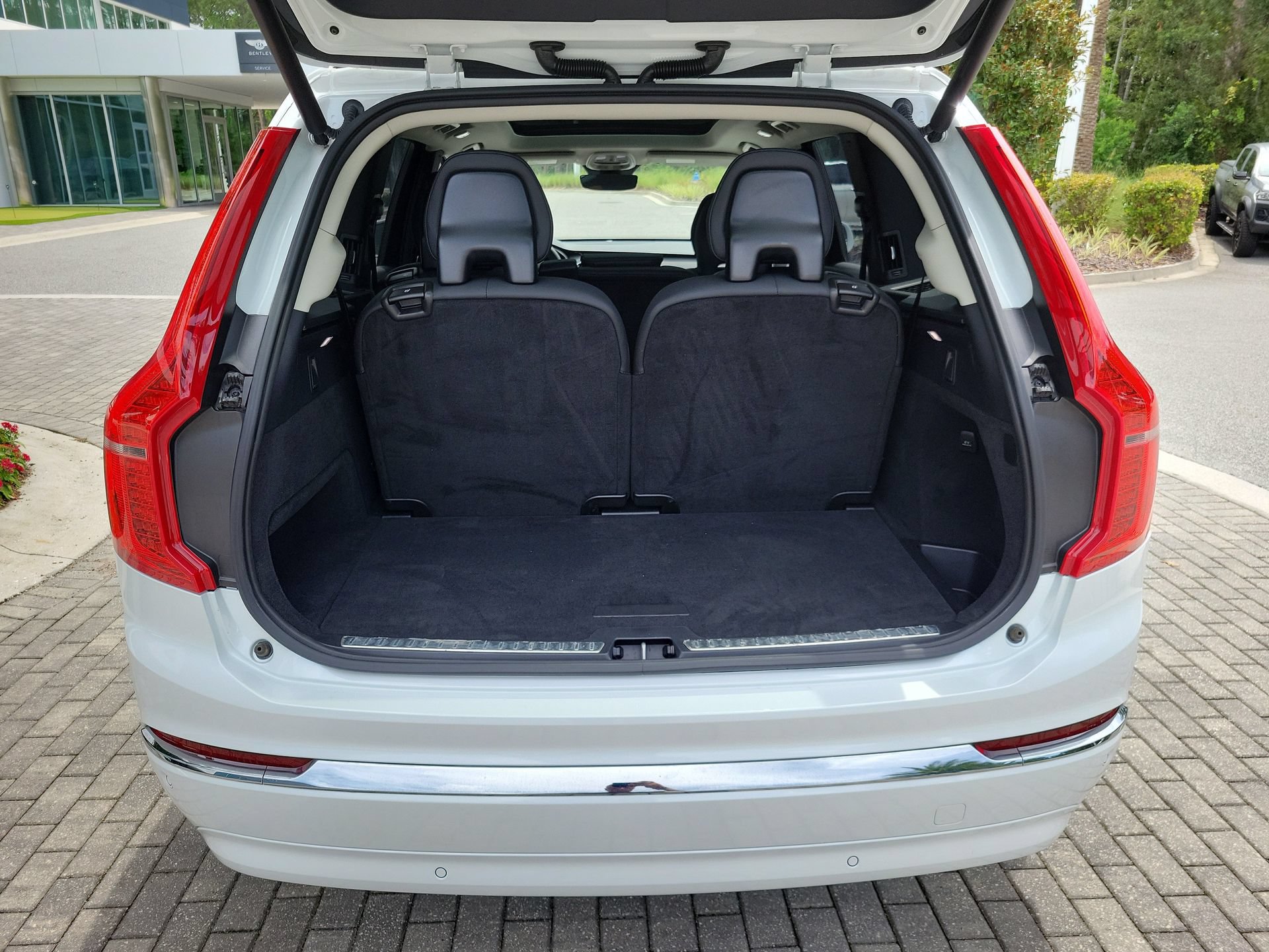 Used 2024 Volvo XC90 B6 Plus AWD/4WD image 13